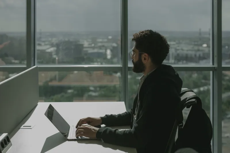 Laptop Open, Lake View: Why Remote Workers Are Trading Tokyo Chaos for Monthly Stays in Tsuchiura